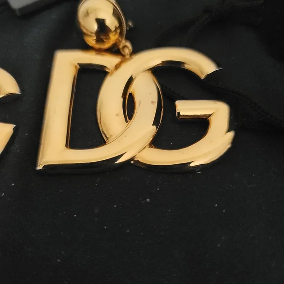 AUTHENTIC DOLCE & GABBANA OVERSIZED DG CLIP ON EARRINGS NEW - Picture 7 of 15